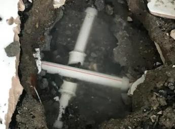 乌拉特后阳台漏水维修公司为您分享楼上楼下漏水怎么处理
